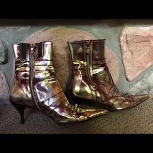 Donald Pliner heels!